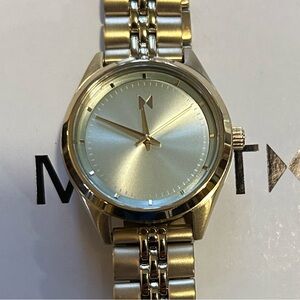 MVMT Rise Watch With 30mm Light Green Face With Golden Bracelet